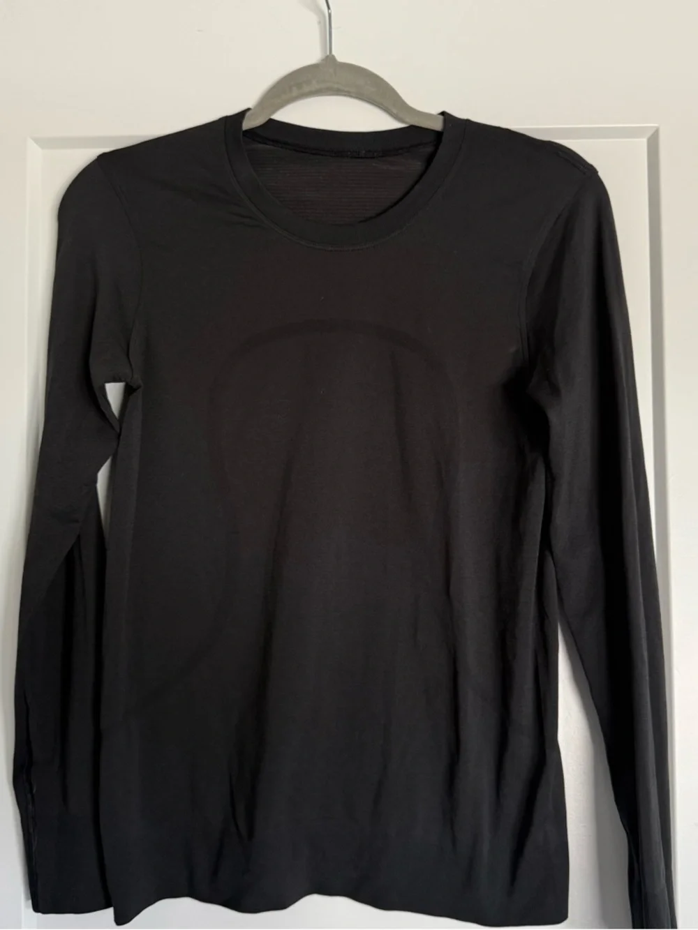 Women’s Lululemon Black Swiftly Tech Long Sleeve Shirt 2.0 - Picture 1 of 2